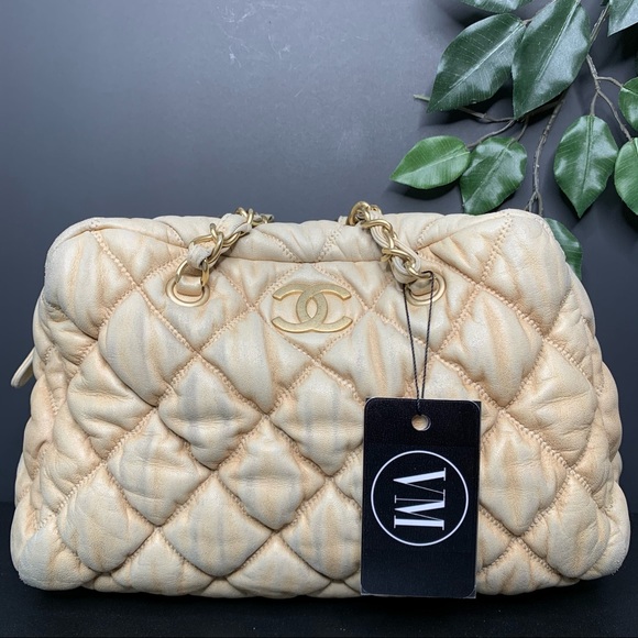 CHANEL • BUBBLE QUILT BOWLER BAG W/ CARD &DUST BAG - Picture 3 of 14
